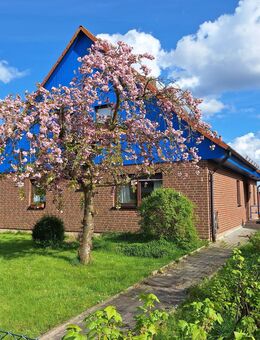 Sofort verfügbar - Einfamilienhaus mit Kamin und Doppelgarage nahe Greifswald - Neuenkirchen (bei Greifswald)