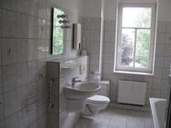 Heidenau - schöne, helle 2-Zimmer-Wohnung im 1. OG mit großem Bad mit Dusche /Wanne und Gartennutzung - Heidenau (Sachsen)