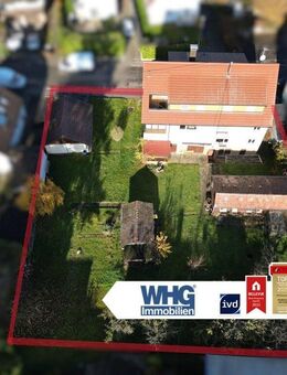 Dreifamilienhaus mit Garagen und großem Grundstück zur Bebauung - Murr