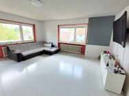 **NEU** 3 Zimmer- Erdgeschosswohnung mit Garage und Balkon + Gartenmitbenutzung - Gosheim