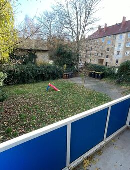 Renovierte 3 RW mit Balkon, Bad m. Wanne - Zeitz