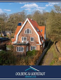 Charmante Altbauwohnung auf zwei Ebenen mit eigenem Garten und Stellplatz in attraktiver Lage von Wohldorf-Ohlstedt - Hamburg