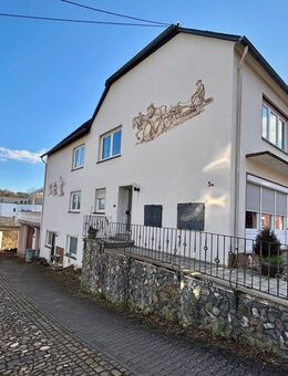 Einfamilienhaus mit Balkon und Weitblick - Hetzerath