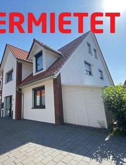 SCHICK und SUPER ZENRAL im ACHIMER BAUERNVIERTEL Hochwertige, schöne 3 Zimmer-Maisonette-Wohnung Baujahr 2022 mit großem Balkon und Garagenplatz - Achim