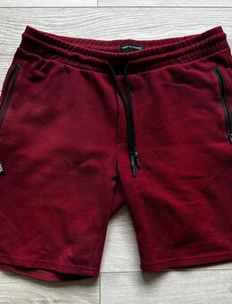 Kurze House Jogginghose in Burgunderrot, Gebraucht wie Neu - Sportlich & Bequem - Hamburg