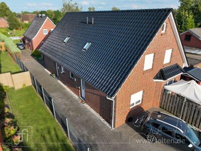 Junges Doppelhaus + teilmodernisiertes Einfamilienhaus + Bauplatz in Veenhusen