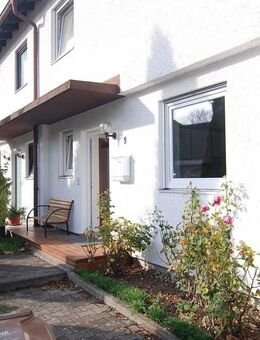 Doppelhaushälfte mit Garten und Garage - Straubing