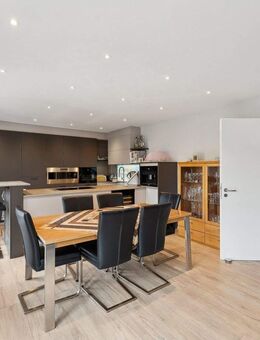 Moderne 4-Zimmer-Wohnung mit ganz viel Platz und Blick über den Main, in Eibelstadt - Eibelstadt