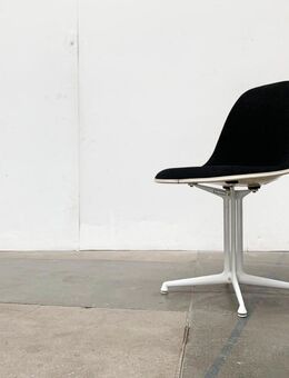 Mid Century Herman Miller Vitra Eames Fiberglass Side Chair Fonda 1 - Hamburg Hamburg-Nord