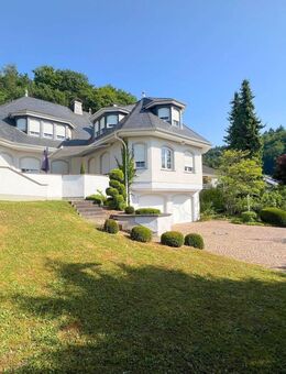 Villa mit traumhaftem Grundstück - Igel