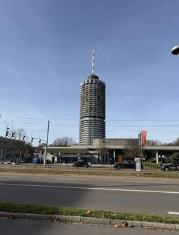 KNIPFER`S IMMOBILIENSCHÄTZE - Renovierungsbedürftiges Apartment im Hotelturm zum Kauf - Augsburg