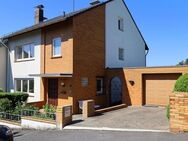 FRESHLY RENOVATED! Single-family house with garage & parking space *18min to Clay* - Wiesbaden