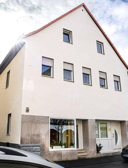 Viel Platz für Ihre Ideen - Charmantes Mehrfamilienhaus mit Gewerbeeinheit und Gewölbekeller - Kitzingen