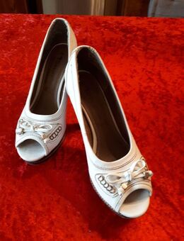 Pumps von Tamaris, Größe 38, Echtes Leder, weiß-Braun, gepflegt - Essen