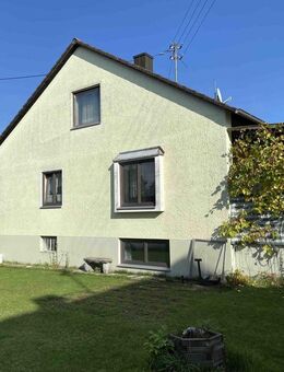 Renovierungsbedürftiges EFH mit ausbaufähigen Dachgeschoss in sehr ruhiger Lage in Manching - Manching
