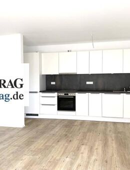 FÜ: Erstbezug! Schöne, helle 2-Zi-Whg (1.OG) mit EBK, Balkon, Aufzug + TG-Stellplatz - Fürth