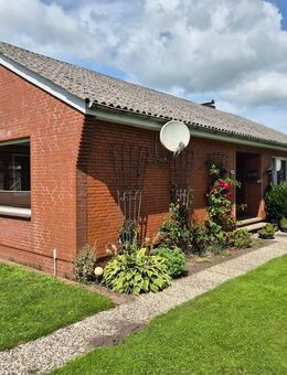 Wohnen auf einer Ebene: Einfamilienhaus mit Doppelcarport in ruhiger u. ländlicher Umgebung nahe RD - Friedrichsholm