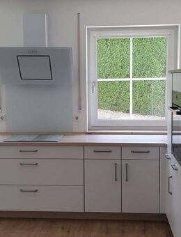 Eine wunderschöne 2,5-Erdgeschoss-Wohnung mit EBK im Herzen von Rottenburg zu vermieten. - Rottenburg (Laaber)