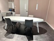 Besprechungstisch mit 4 Doppelsteckdosen und 4 Besprechungsstühle - Oberursel (Taunus)