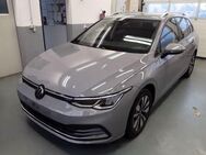 VW Golf Variant, 1.0 Golf VIII eTSI Move Dig, Jahr 2023 - Langenhagen