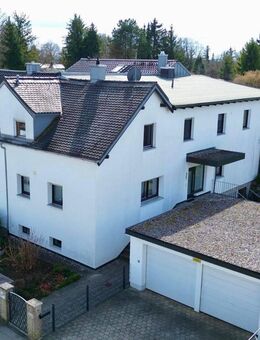 Haus im Haus: Großzügige Wohnung mit Einliegerwohnung, Garten-Sondereigentum und Vorkaufsrecht - München