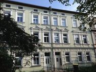 Sehr schöne 2 Raum Wohnung mit Balkon, Bad mit Dusche, Wanne und Einbauküche - Bernburg (Saale)