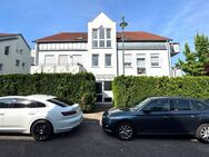 **Stilvolle Dachgeschosswohnung mit Galerie - 2,5 Zimmer in sonniger, ruhiger Lage** - Winnenden