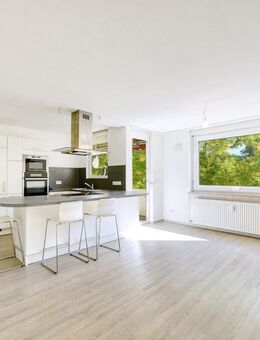 +++ direkt im Einkaufszentrum - modernisiert & bequem - 1. OG mit Ost-Balkon - inkl. EBK, Hobbyraum & Kfz-Außenstellp... - Stuttgart
