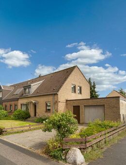Großes Grundstück - große Möglichkeiten: Renovierungsobjekt mit Potenzial in bester Lage - Neuss