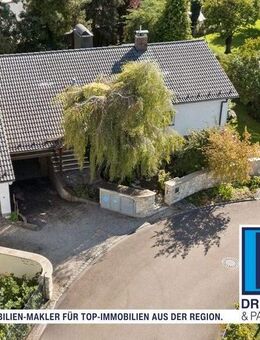 Charmanter Bungalow mit zwei Garagen auf großzügigem Grundstück - Ingolstadt