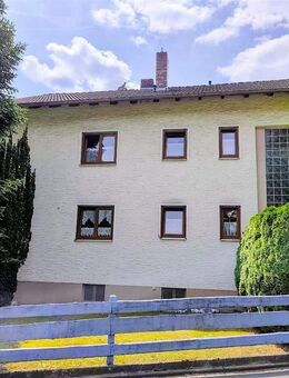 Zweifamilienhaus mit Ausbaureserve - ca. 673m² großes Grundstück in zentraler Ruhelage - Neunkirchen (Brand)