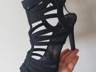 Schwarze Heels Gr. 41 suchen neues Zu Hause - Rostock