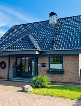 Gepflegtes und umfangreich modernisiertes Einfamilienhaus mit Garage, PV-Anlage und abgeschlossenem Garten - Brunsbüttel