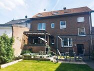 Attraktives Zweifamilienhaus mit moderner Ausstattung und Garage in bevorzugter Wohnlage! - Wesel
