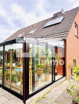 Modernisiertes Einfamilienhaus mit Einliegerwohnung, Wintergarten, Sauna und 2 Garagen - Bad Karlshafen