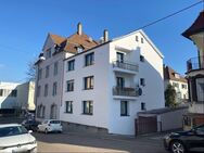 Zuffenhausen: Mehrfamilienhaus mit Garagen - Stuttgart