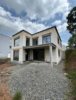 Neubau-Flachdachhaus mit unverbaubarem Weitblick – Ruhiges Wohnen für Selbstnutzer - Schweinfurt