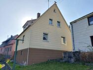 Einfamilienhaus mit Garten und Garage in Röttingen! - Röttingen