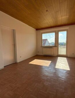 Helle 2-Zimmer-Wohnung mit Balkon in Kalbe (Milde) - Kalbe (Milde)