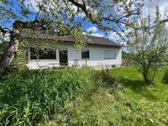 Bungalow mit Ausbaureserve und herrlichem Blick in Essinger Ortsrandlage - Essing