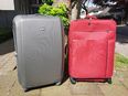 Zwei Koffer, zwei gr. Reisetaschen, zwei Aktentaschen abzugeben in 40882