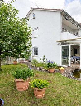 Charmantes Zweifamilienhaus mit großem Garten in Schorndorf - Miedelsbach - Schorndorf (Baden-Württemberg)