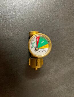 Verkaufe Alu Gasflasche 11KG voll , von Alugas, TÜV 2033 inkl. Füllstandsanzeige - Neutraubling