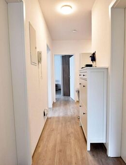Renovierte 3 Zimmer-Wohnung mit Balkon und Garage - Steinfeld (Oldenburg)