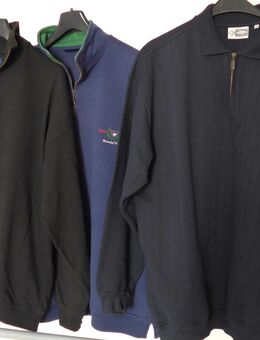 3 NEUE Sweat Troyer Zip Sweatpullover mit Kurz-Reißverschluss Gr 56-58 / Gr XL-XXL 2 x Blau, 1 x Schwarz, Baumwolle Sweatshirt Kleine Stehkragen Bequem u. großzügig geschnitten Baumwoll-Pullover - Bad Oeynhausen
