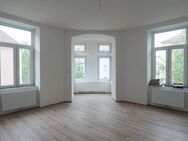 Erstbezug: Lichtdurchflutete Altbauwohnung mit Balkon - Schweinfurt