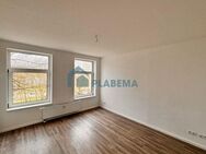Sanierte 2-Zimmer-Wohnung mit Einbauküche und Balkon in der Nähe zur Helios Klinik zu vermieten - Schwerin