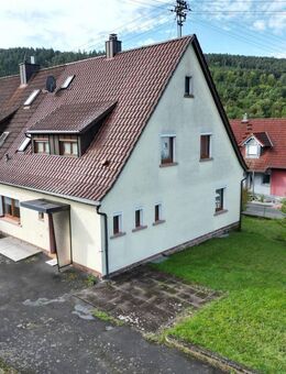 Charmante Doppelhaushälfte auf großzügigem Grundstück - Neustadt (Main)