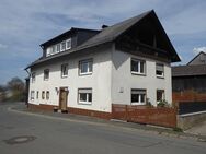 Wohnhaus für mehrere Generationen mit Nebengebäude in Leupoldsgrün - Leupoldsgrün
