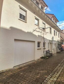 Einzigartiges Wohnhaus mit zwei Maisonette-Wohnungen & wohnlich ausgebautem Hobbyraum - Großbottwar